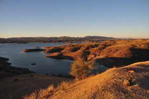 Stuwmeer in het Atlasgebergte