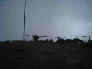 6e km, volleybalveld bij tussenstop