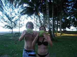 Drink met je billen bloot..