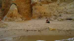 Alleen op het strand